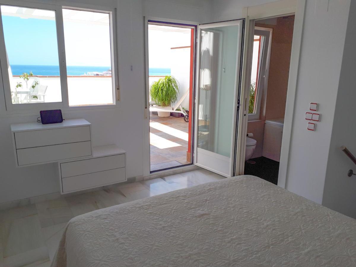 Atico Duplex Con Vistas Al Mar. Dos Plazas De Garaje Lejlighed Torremolinos Eksteriør billede