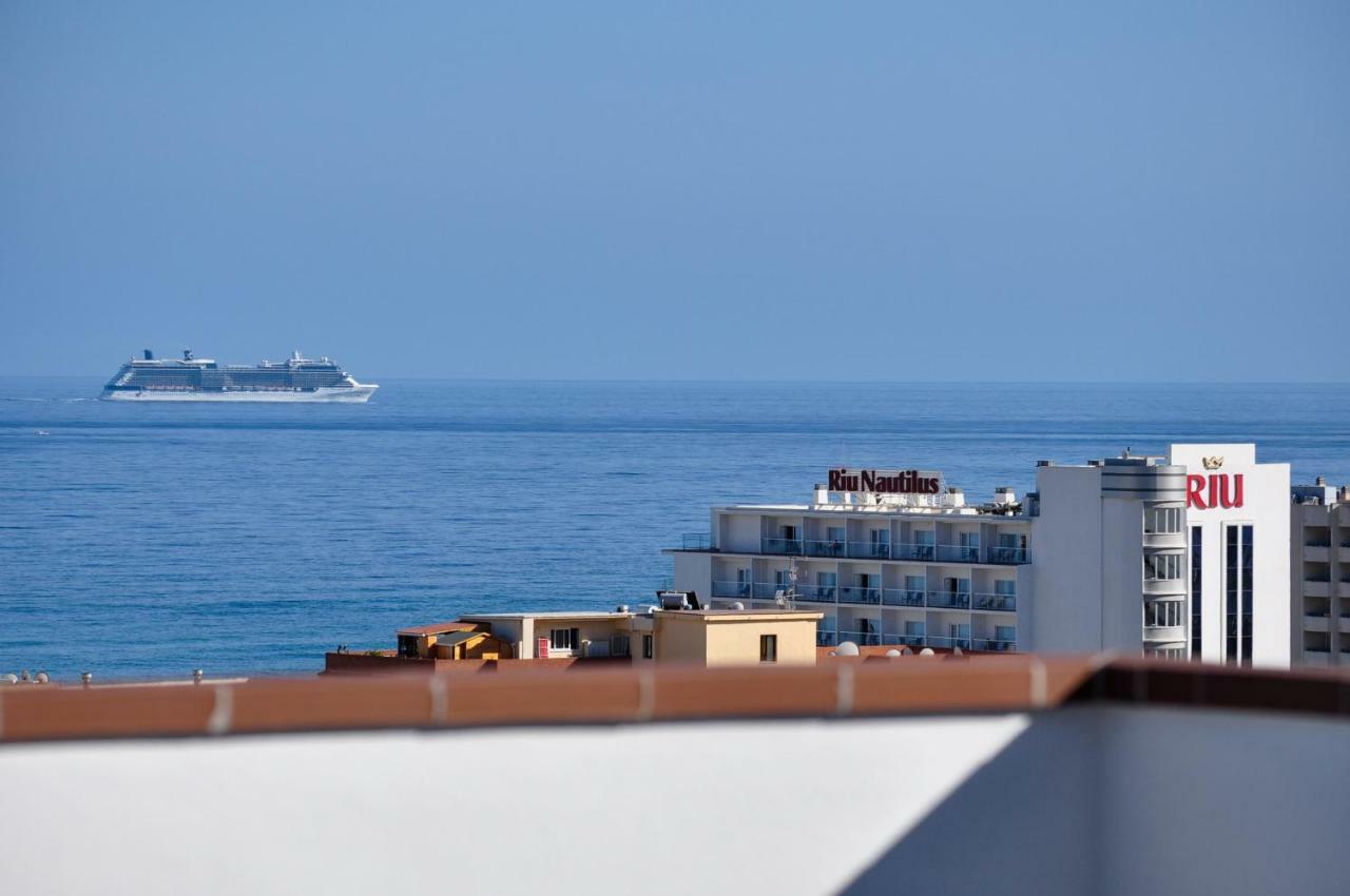 Atico Duplex Con Vistas Al Mar. Dos Plazas De Garaje Lejlighed Torremolinos Eksteriør billede