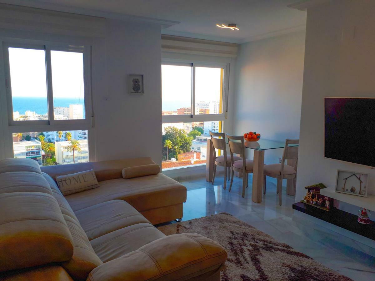 Atico Duplex Con Vistas Al Mar. Dos Plazas De Garaje Lejlighed Torremolinos Eksteriør billede